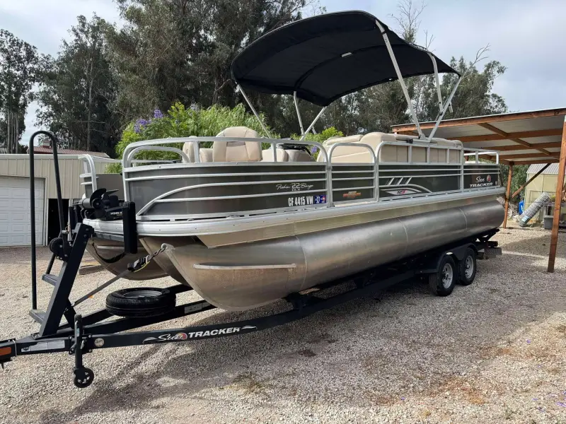 2023 Sun Tracker Tritoon XP3 Fishing Barge 22 DLX photo 30
