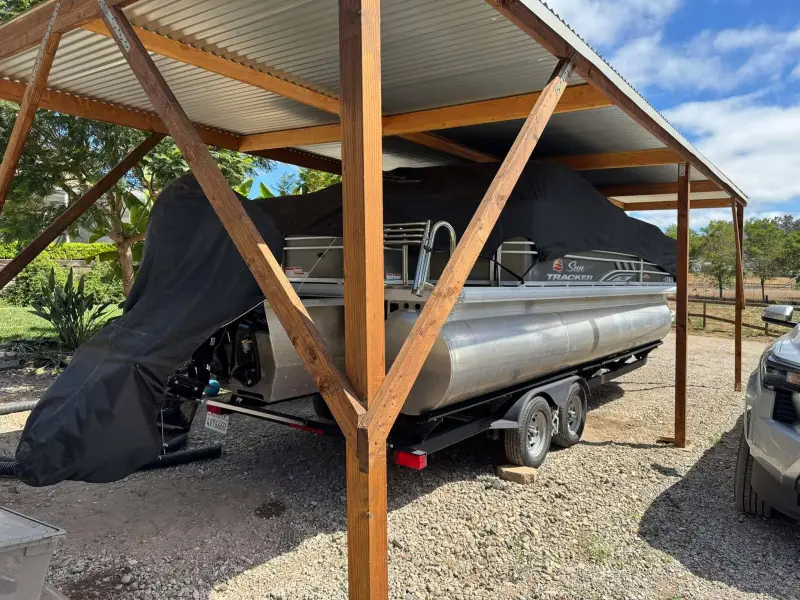 2023 Sun Tracker Tritoon XP3 Fishing Barge 22 DLX photo 2