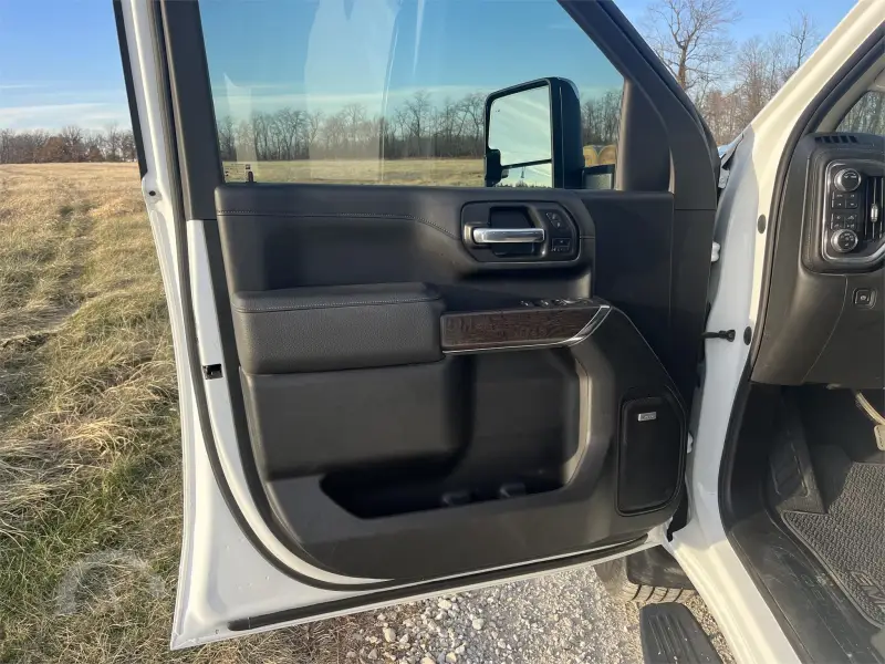 2021 GMC Sierra 2500HD Denali Crew Cab photo 29