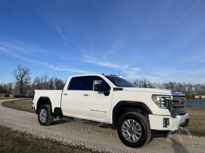 2021 GMC Sierra 2500HD Denali Crew Cab photo 4