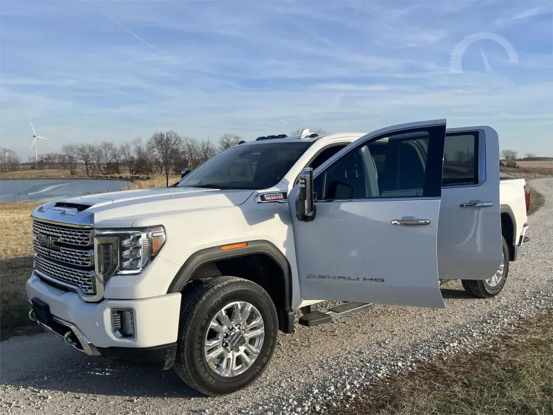 2021 GMC Sierra 2500HD Denali Crew Cab photo 43