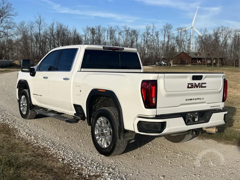 2021 GMC Sierra 2500HD Denali Crew Cab photo 14