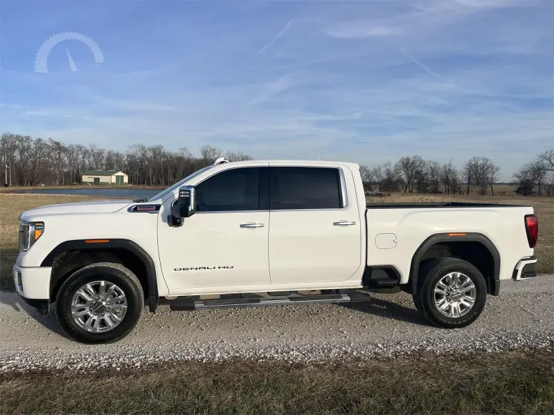 2021 GMC Sierra 2500HD Denali Crew Cab photo 10